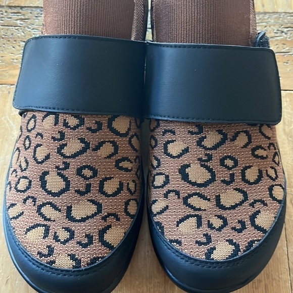 NEW Traq by Alegria Qwik Sneaker Slip on Walking Shoe Leopard 38 EUR 8-8.5 US - Picture 5 of 11